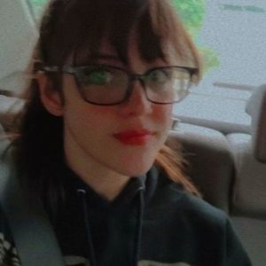 Meet your Posher, Desiree